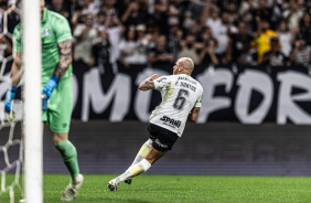 Fbio Santos comemora gol de pnalti contra o Grmio