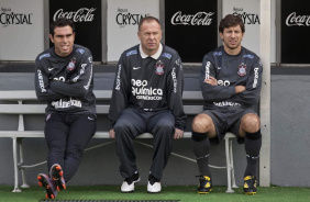 Mano Menezes ao lado de Bruno Cesar e Tcheco
