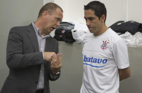 Mano Menezes com Chico em 2009, no Corinthians