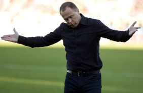 Mano Menezes no Corinthians em 2009