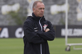 Mano Menezes no treino do Corinthians
