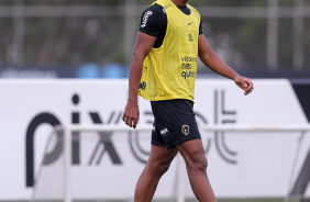 Felipe Augusto durante treino do Corinthians no CT Joaquim Grava