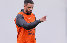 Renato Augusto durante treino do Corinthians no CT Joaquim Grava