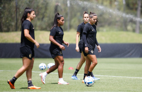 Duda Sampaio, Ju Ferreira, Millene e Gabi Portilho durante o treino desta quinta