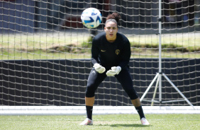 Lel durante o treino de goleiras do Corinthians nesta quinta-feira