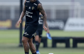 Gil dominando a bola durante treino