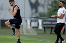 Renato Augusto fazendo trabalho separado com Bruno Mazziotti