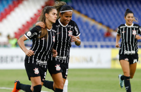 Jheniffer, Vic Albuquerque e Paulinha celebram gol do Corinthians