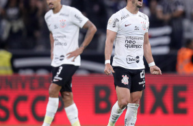 Verssimo e Giuliano comemoram gol de empate do Corinthians contra o Amrica-MG