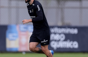 Bruno Mndez aquecendo durante o treino