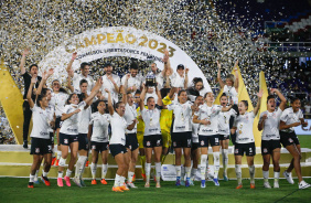 Corinthians ergue taa do ttulo da Libertadores Feminina