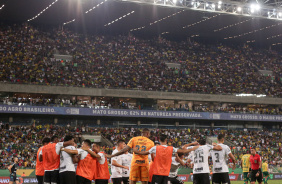 Jogadores do Corinthians festejando na Arena Pantanal