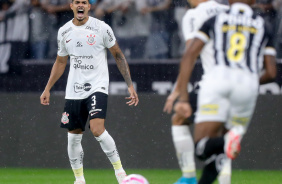 Lucas Veríssimo gritando no jogo entre Corinthians e Santos