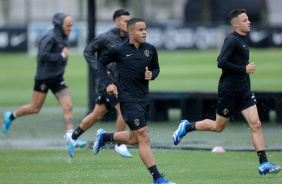 Fbio Santos, Fausto, Pedro e Matheus Arajo correndo