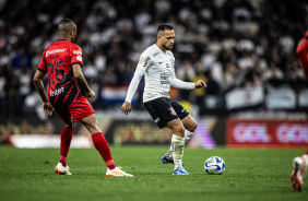 Maycon no duelo entre Corinthians e Athleitco-PR pelo Brasileiro