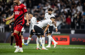 Romero cansado aps subida ao ataque do Corinthians