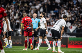Yuri Alberto lamentando chance perdida no ataque do Corinthians