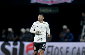 Matheus Bidu foi titular do Corinthians no jogo entre Corinthians e Athletico-PR