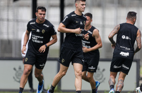 Moscardo, Giovane, Matheus Arajo e Maycon em atividade no CT