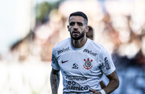 Renato Augusto em ao na partida contra o Red Bull Bragantino