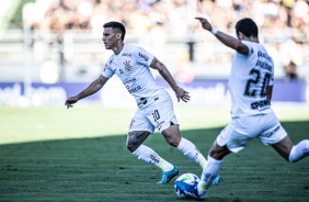 Rojas e Giuliano em ao na partida contra o Red Bull Bragantino