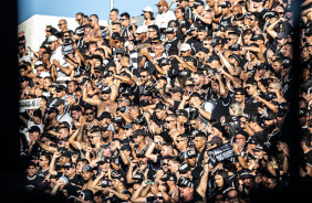 Torcida do Corinthians apoiando a equipe em Bragana Paulista