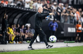 Mano Menezes durante jogo do Corinthians contra o Atltico-MG