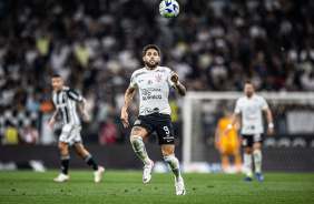 Yuri Alberto indo ao domnio durante jogo do Corinthians contra o Atltico-MG