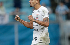 Lucas Veríssimo comemorando gol marcado pelo Corinthians