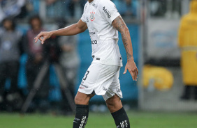 Lucas Veríssimo gritando durante jogo contra o Grêmio