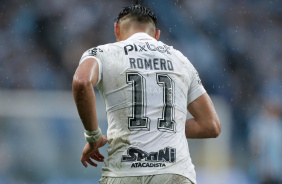 Romero, de costas, correndo durante jogo