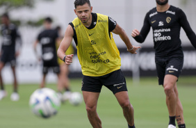 Romero e Yuri Alberto durante treino no perodo da manh
