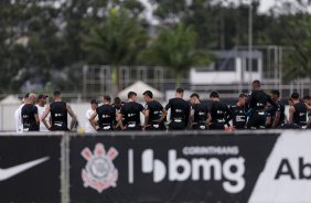 Elenco do Corinthians reunido para treinamento no CT Joaquim Grava