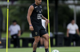 Matheus Bidu em ao no treinamento do Corinthians