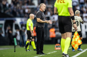 Mano Menezes na rea tcnica da Neo Qumica Arena