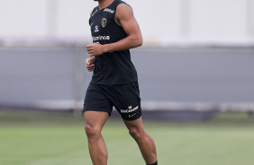 Pedro durante treino do Corinthians no CT Joaquim Grava