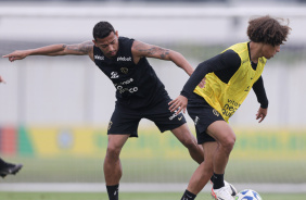 Ruan Oliveira e Biro durante treino do Corinthians no CT Joaquim Grava