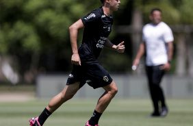 Matheus Arajo durante treino do Corinthians no CT Joaquim Grava