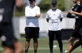 Thiago Kosloski e Mano Menezes durante treino do Corinthians no CT Joaquim Grava