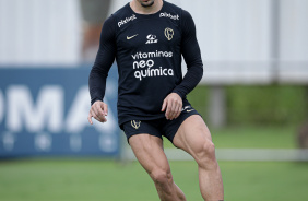 Rafael Ramos segue no Corinthians, treinando normalmente com os companheiros