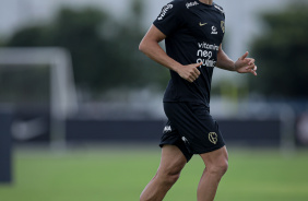 Roni treinando com a camisa do Corinthians no CT Joaquim Grava