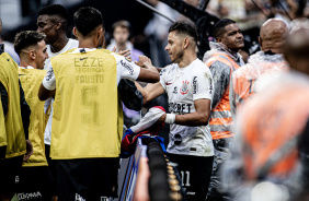 Romero comemorando gol com os reservas