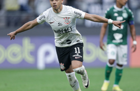 Romero comemorando gol marcado contra o Guarani