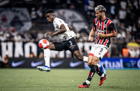 Flix Torres em ao durante jogo do Corinthians contra o So Paulo