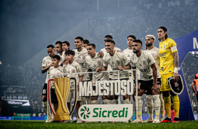 Jogadores do Corinthians antes de jogo contra o So Paulo pelo Paulisto