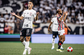 Matas Rojas durante clssico entre Corinthians e So Paulo