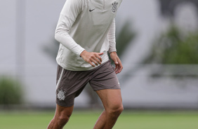 Pedro Raul em campo no treino do Corinthians