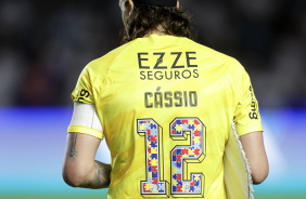 Cssio com sua camisa comemorativa em seu jogo de nmero 700