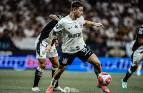 Rodrigo Garro em campo durante jogo do Corinthians contra a Ponte Preta