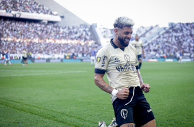 Yuri Alberto comemora seu quinto gol na temporada